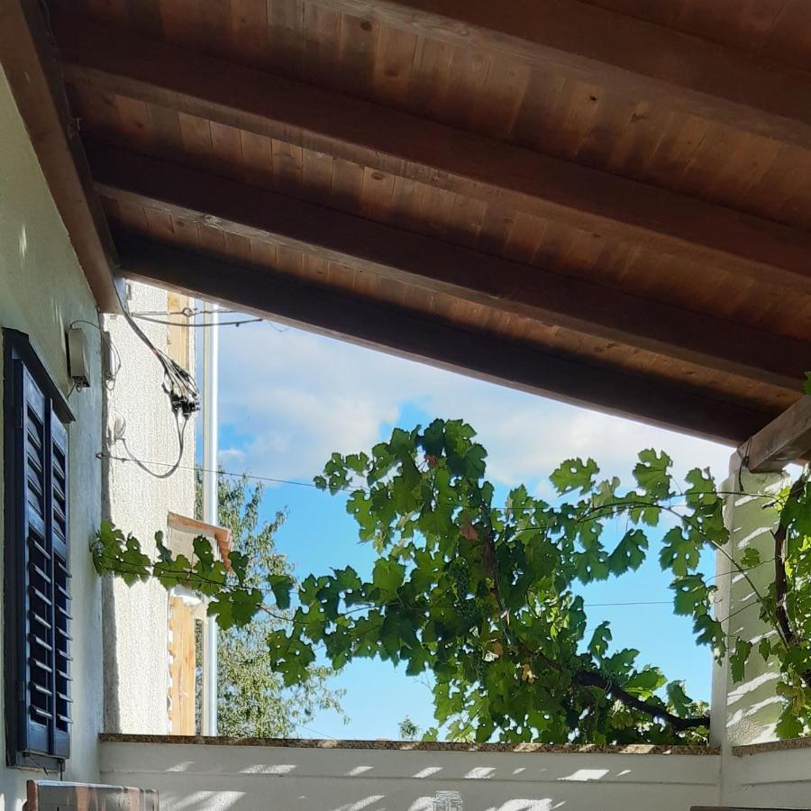 Holiday Home Loznati Крес Екстериор снимка
