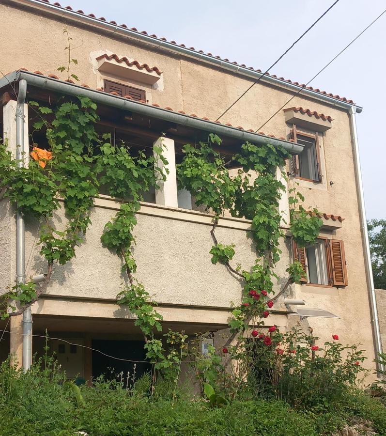 Holiday Home Loznati Крес Екстериор снимка