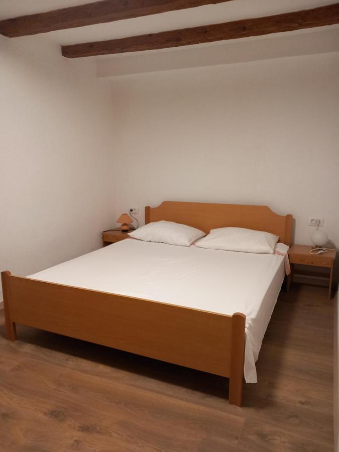 Holiday Home Loznati Крес Екстериор снимка