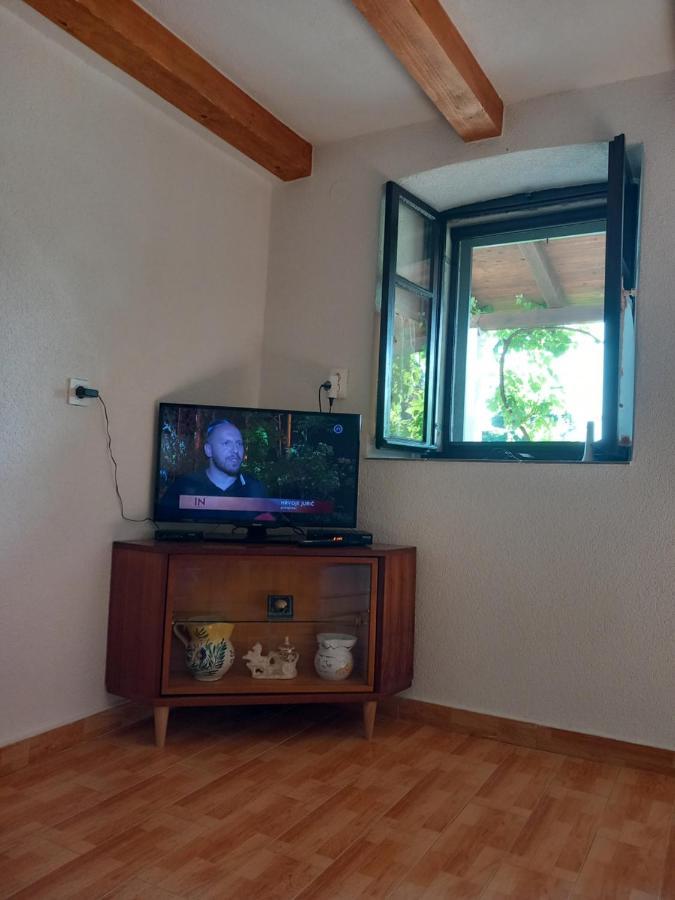 Holiday Home Loznati Крес Екстериор снимка