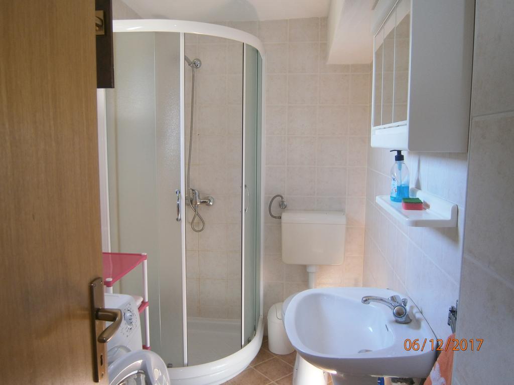Holiday Home Loznati Крес Екстериор снимка