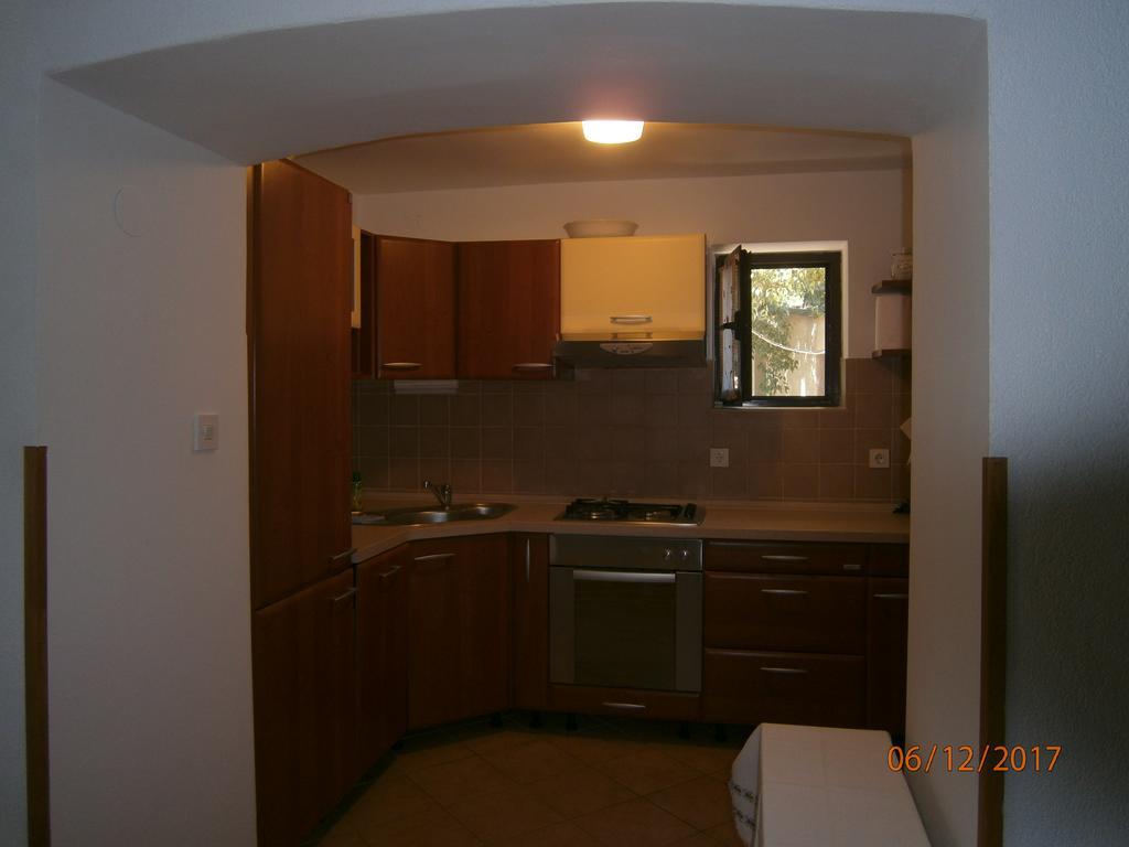 Holiday Home Loznati Крес Екстериор снимка